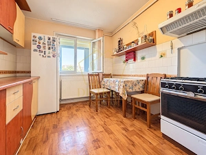 Apartament 3 camere de vanzare, decomandat, 2 bai, zona Circumvalatiunii - imagine 4