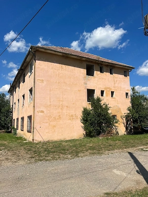 Bloc de vânzare în Daneș (10 km de Sighișoara)