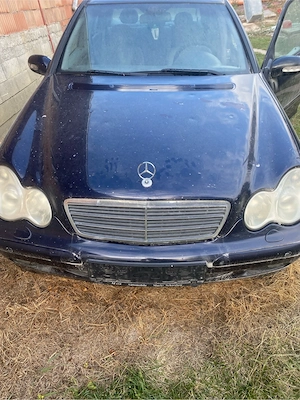 Dezmembrez Mercedes c180 kompressor an 2004 - imagine 3