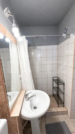 Apartament luminos cu 2 camere și vedere spre stadion – Zona Centrală, Orăștie - imagine 5