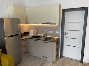 Mamaia Nord apartament 2 camere parter cu balcon in resort cu piscina ,prima linie la promenada - imagine 4