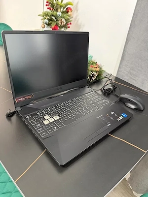 Laptop de gaming in stare buna 