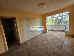 Vanzare apartament 3 camere semidecomandat Targoviste Micro 6 - imagine 2
