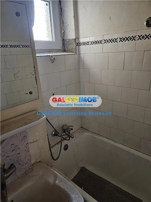 Vanzare apartament 3 camere semidecomandat Targoviste Micro 6 - imagine 7