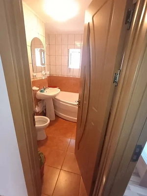 Apartament cu 2 camere, etaj 1 Zona Scoala 11 - imagine 3