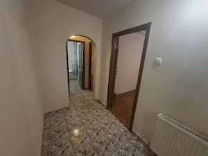 Proprietar   De vânzare apartament cu 2 camere decomandat parter, în Târgoviște  - imagine 3
