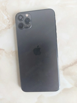 Vând Apple iPhone 11 Pro Max [placă de bază fără cont iCloud] [display spart] [poze reale]
