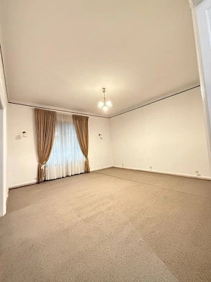Spatiu Birou , zona Sinaia, Parter, 128 mp. Centrala Proprie