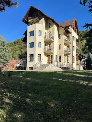 IMOBIL DE ÎNCHIRIAT, TEREN 2.000 MP, 17 CAMERE, MOIECIU DE JOS - imagine 18