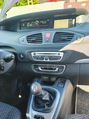 Renault Scenic 1.5 dCi Expression, 2011, Monovolum, Diesel - imagine 13