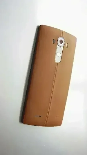 LG G4 Brown Edition incarcare wi-fi spate piele la cutie