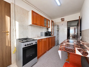 Apartament cu 3 camere în zona foarte liniștită din Ghimbav - imagine 12