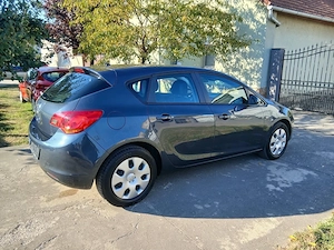 Opel Astra-J An 2011 Motor 1,4 Benzina Euro 5 - imagine 2
