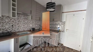 Apartament 3 camere Popa Nan cu loc de parcare si centrala proprie - imagine 3