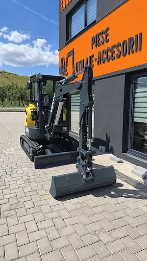 Miniexcavator ECR 25 an 2020 - imagine 2