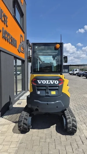 Miniexcavator ECR 25 an 2020 - imagine 3