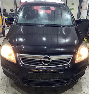 Dezmembrez Opel zafira b