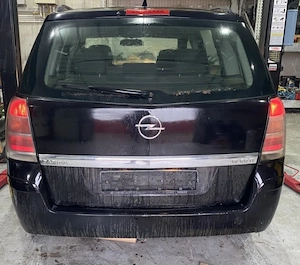 Dezmembrez Opel zafira b - imagine 2
