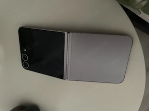 Vând telefon Samsung flip 5 pentru piese 