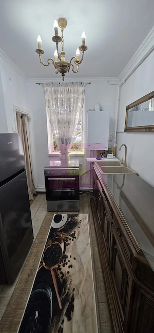 Apartament cu 2 camere, spatiu comercial – Campina, central - imagine 8