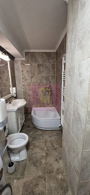 Apartament cu 2 camere, spatiu comercial – Campina, central - imagine 11
