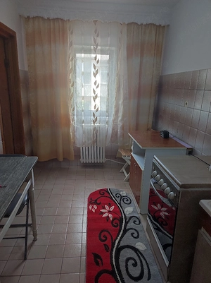 Inchiriez apartament cu doua camere  - imagine 4