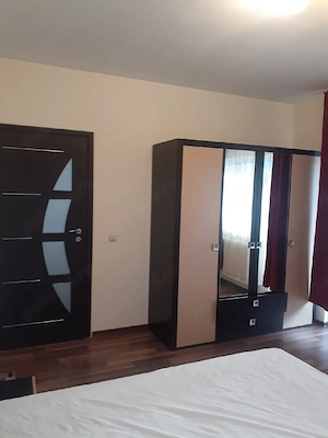 închiriez apartament  - imagine 2