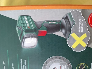 Lampa de mana LED Parkside model Work Light PLHLA 20-LI A1