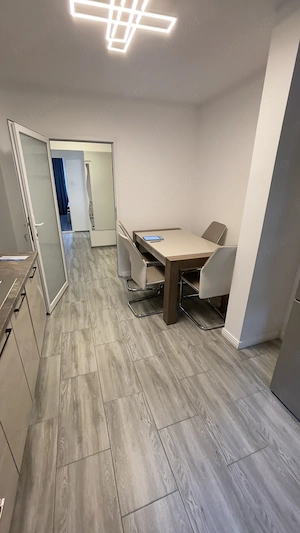 Apartament cu 3 camere, 75 mp, zona Centrala - imagine 4
