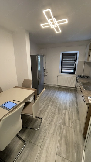Apartament cu 3 camere, 75 mp, zona Centrala - imagine 3