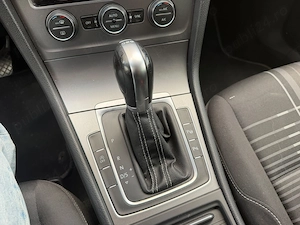 Volkswagen Golf 1.6 TDI DSG automat - imagine 6