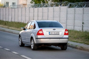 Ford Focus 1,6 benzina - imagine 5