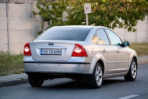 Ford Focus 1,6 benzina - imagine 4