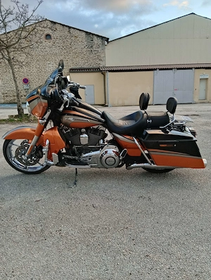 Street glide cvo 1800 - imagine 2