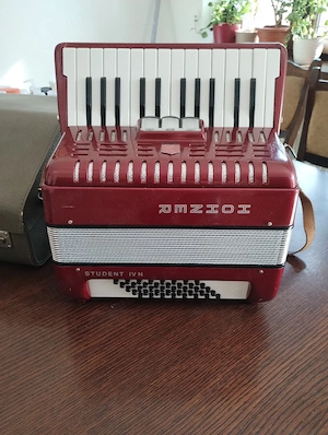 Acordeon Hohner Student lV N 40 bași+ 3 Registre Pentru Copii,ca Nou Estetic Și Funcțional