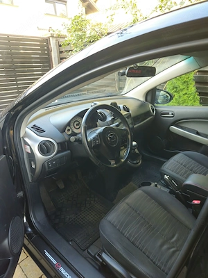 Mazda 2 Demio 2009, 1.3 benzina, 147.000 km + un set anvelope iarnă -foarte buna de oras incepator - imagine 5