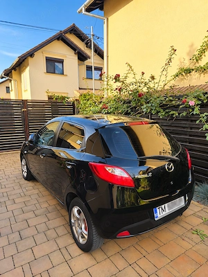 Mazda 2 Demio 2009, 1.3 benzina, 147.000 km + un set anvelope iarnă -foarte buna de oras incepator - imagine 3