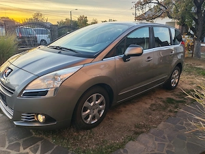 Peugeot 5008 1.6 Hdi 114 cp Euro V automat - imagine 3