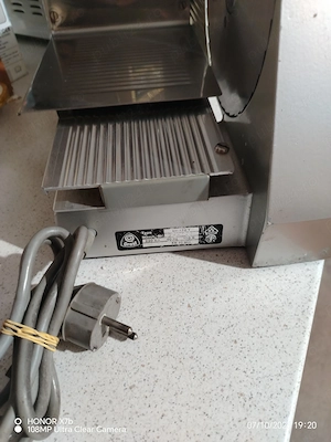 Vând feliator inox