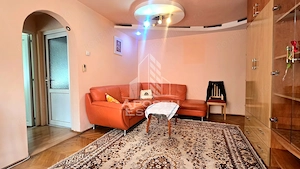 Apartament de vanzare cu 3 camere, etaj intermediar, zona Dacia