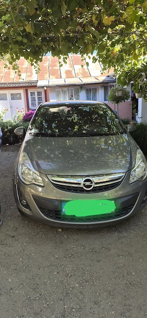 Se vinde OPEL CORSA 2012 ,1.4 MPI 