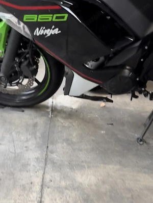 Dezmembrez KAWASAKI NINJA 650 an 2021 cazuta pe partea dreapta  - imagine 2