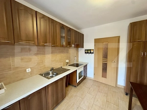 Apartament cu 2 camere, 52mp, terasă de 53 mp și loc de parcare – Zona Cetate - imagine 4