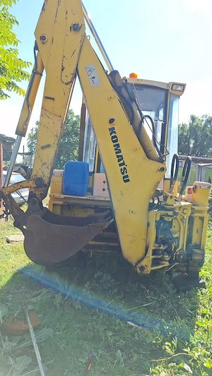 Buldoexcavator Komatsu Terna