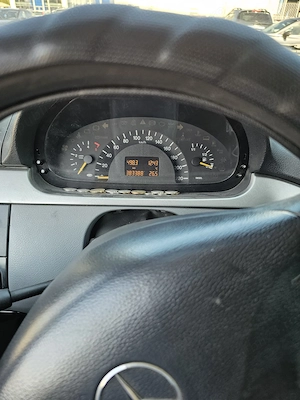Vând  Mercedes vito,  8+1, 168 000 km, usi laterale pe ambele parti, cârlig remorcare,  2200 cmc, - imagine 6