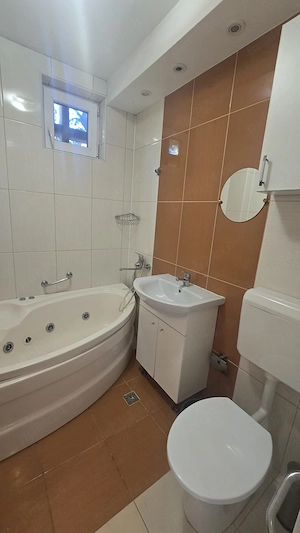 Central, lângă prefectură, 2 camere cu centrală proprie - imagine 7