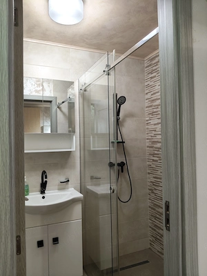 Apartament 2 camere, UTA, etaj 5, bloc cu lift - imagine 3