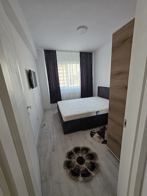 Închiriez apartament cu 2 camere 