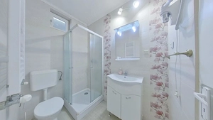 Casă generoasă cu 11 camere + spațiu comercial inclus | Calea Radnei - imagine 17