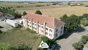 Clădire împunătoare de 540 mp pe 2 nivele în Sânnicolau Mic - imagine 16
